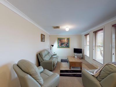 59 Meadowbank Drive, Dubbo