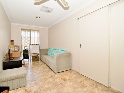 8 Maitland Cl, Cooloongup