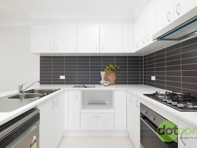 2 / 12 Aurora Way, Chisholm