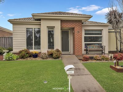 25 Brolin Terrace, Cranbourne North