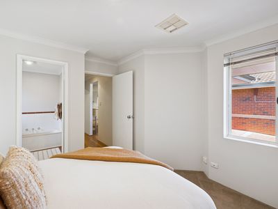 2 / 106 Royal Street, Tuart Hill