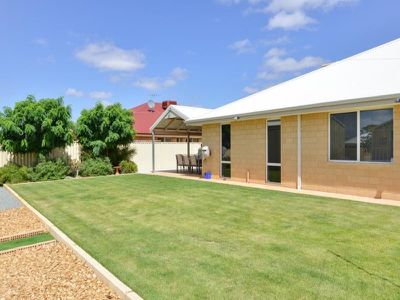 9 Sanders Close, Somerville