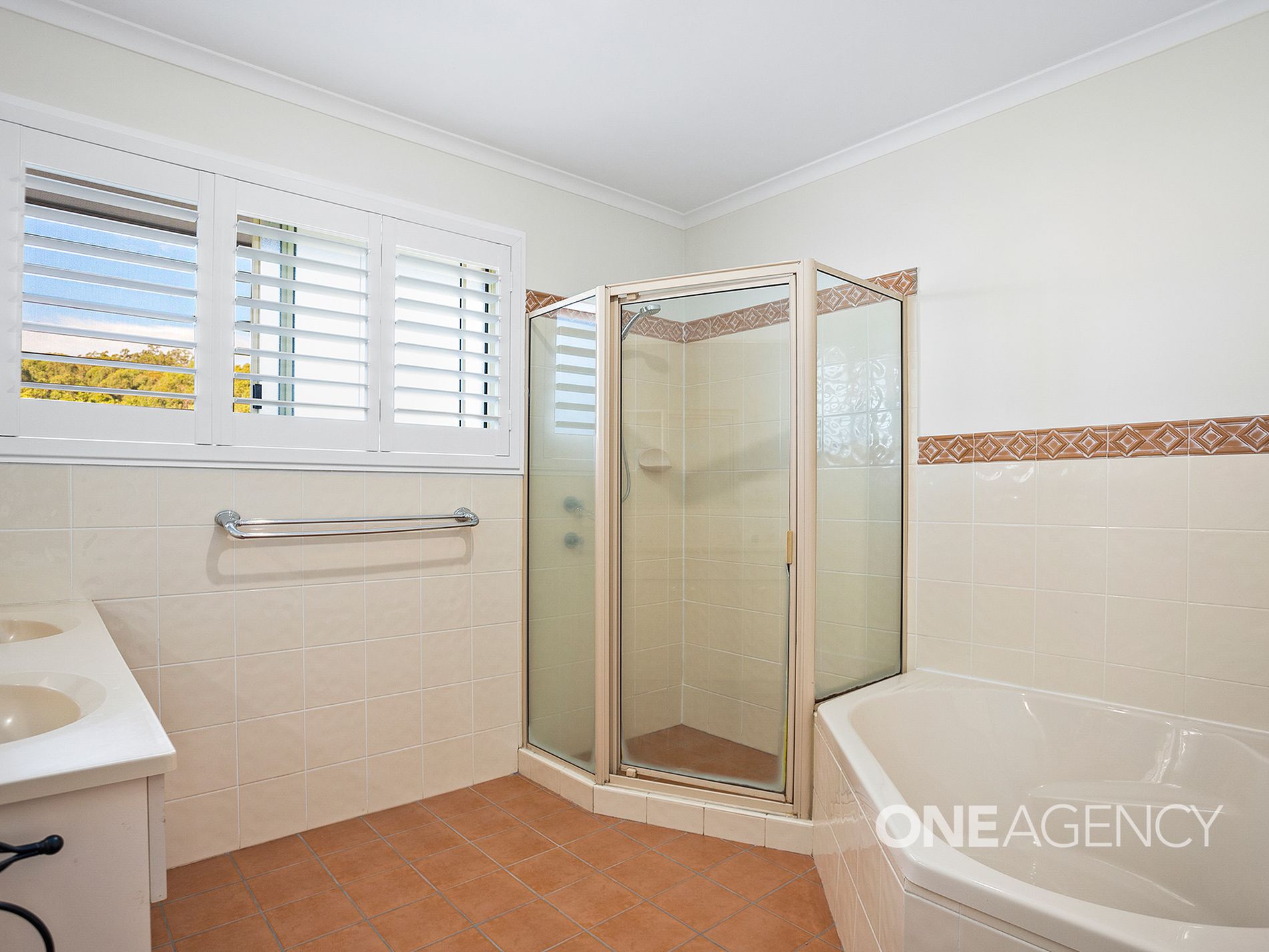 2 / 9 Abercrombie Crescent, Albion Park