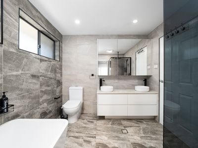 8 Penfold Place, Edensor Park