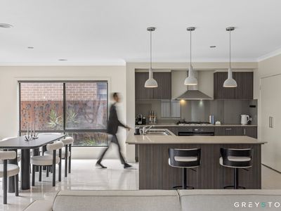 10 Caro Way, Fraser Rise