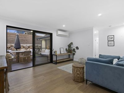 5 Eggleton Place, Wakerley