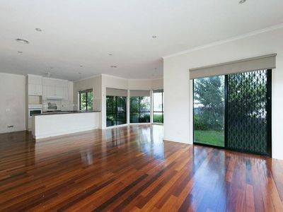 9 Lakeside Drive, Point Cook