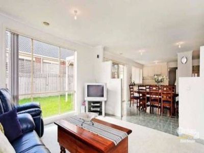 8 Chauncy Way, Lynbrook