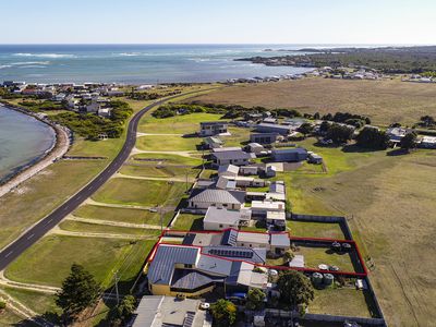 263 Pelican Point Road, Pelican Point