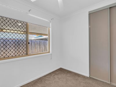 1/3 Rose Crescent, Fitzgibbon