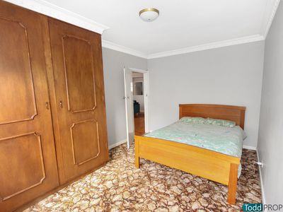 24 Fifth Avenue, White Hills