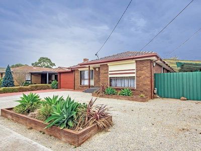 4 Charinga Avenue, Werribee