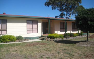 80 Handford Lane, Officer