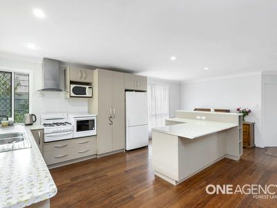 2 Pringle Pl, Forest Lake