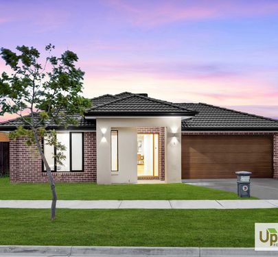 4 Hollybush Avenue, Clyde