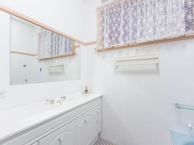 2 Craig Crescent, Dapto