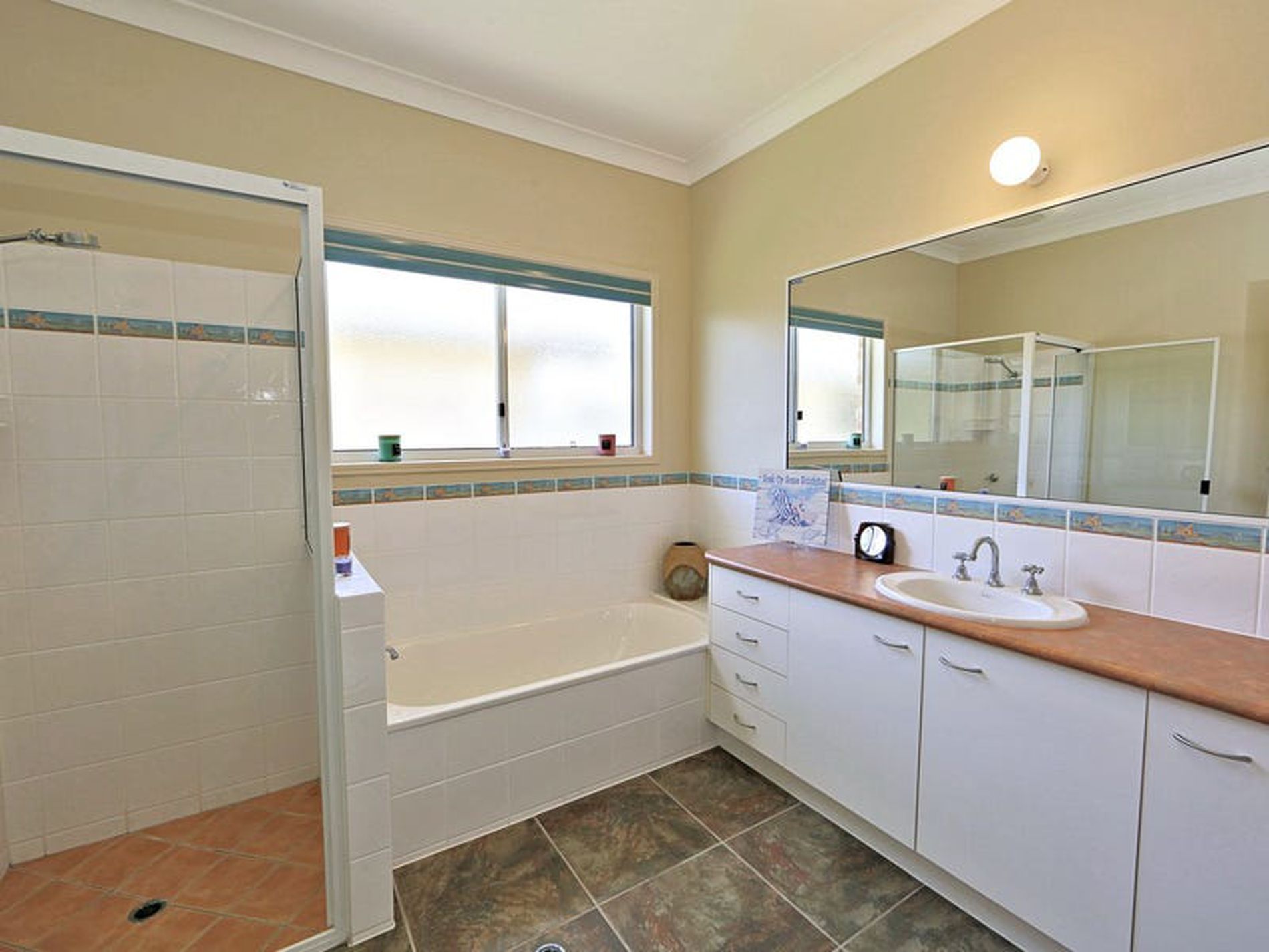 11 Emperor St, Woodgate
