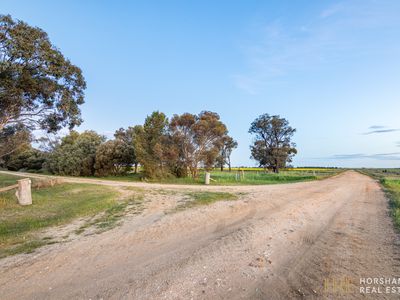 42 Harold Matthews Road, Banyena