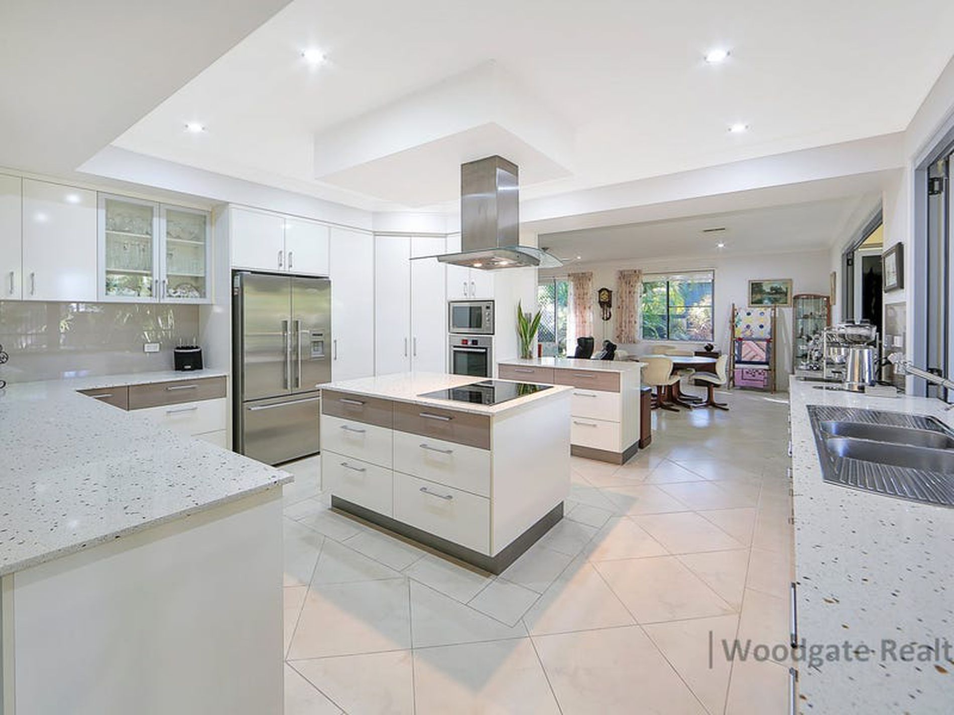 6 Rose Ct, Woodgate