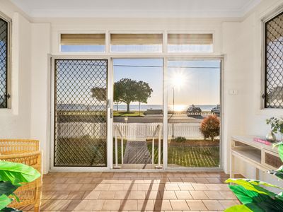 32 Flinders Parade, Sandgate