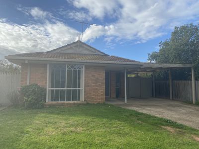 14 St Lawrence Close, Werribee