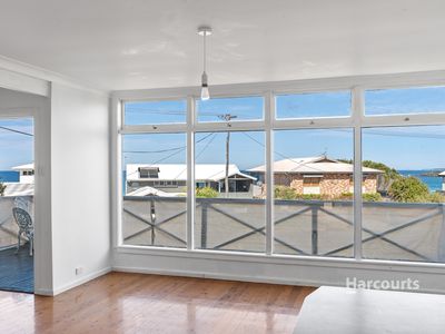 56 Sunset Strip, Manyana