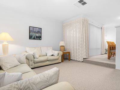 31 Simmonds Parade, Winthrop