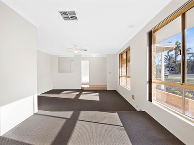 122 Glencoe Loop, Kinross