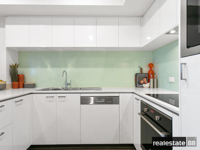 42 / 172 Railway Parade, West Leederville