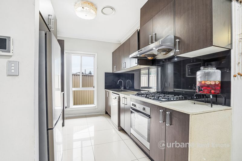 10 / 15 Carter Street, Seven Hills