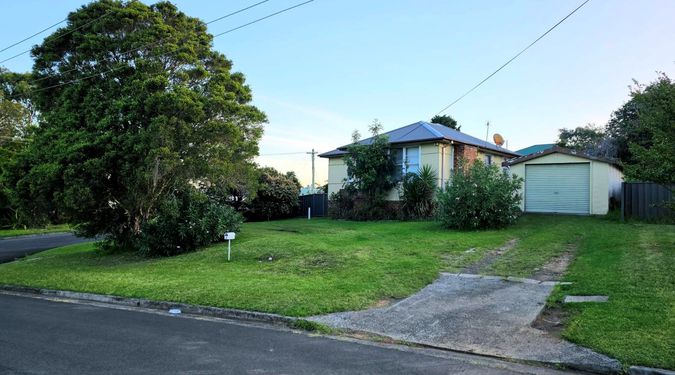 6 Robert Street, Unanderra