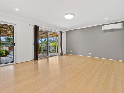 18 Edgeware Drive, Rochedale South