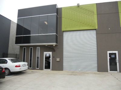 1 / 4 Norwest Avenue, Laverton North