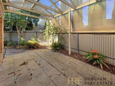 1 / 8 Dougherty Street, Horsham