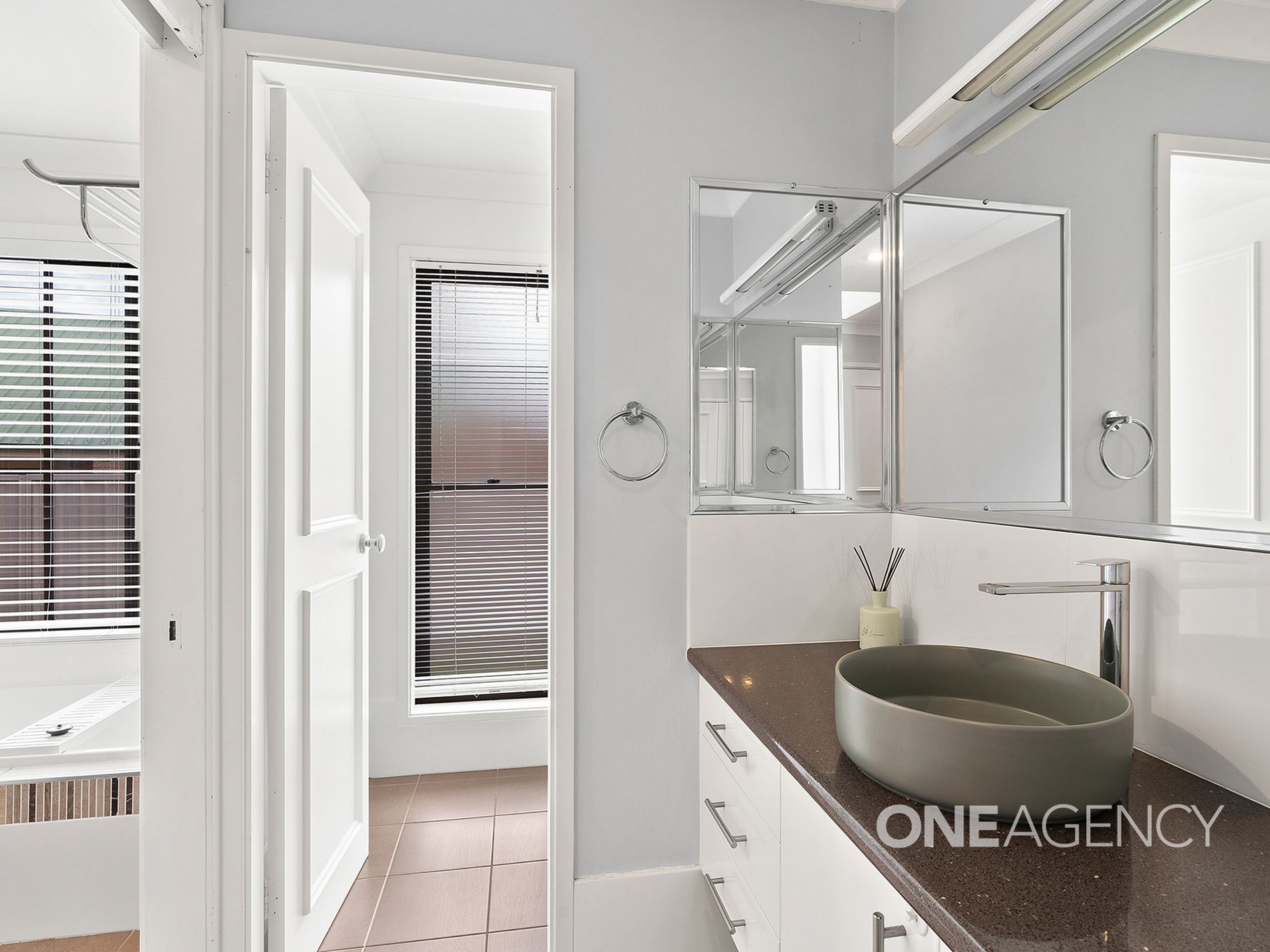 6 Arnheim Place, North Nowra