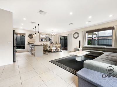 28 Yellowstone Avenue, Clyde