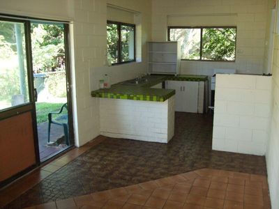 2 / 23 Walker, Cooktown