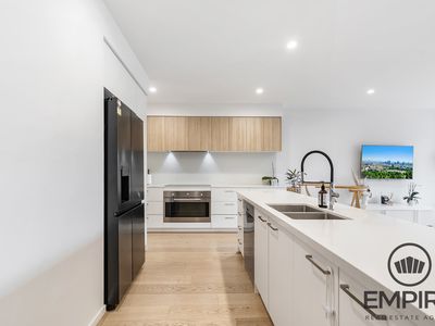 5 Kinross Parade, Clyde North