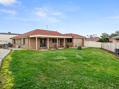 7 DOYLE CRESCENT, Seymour