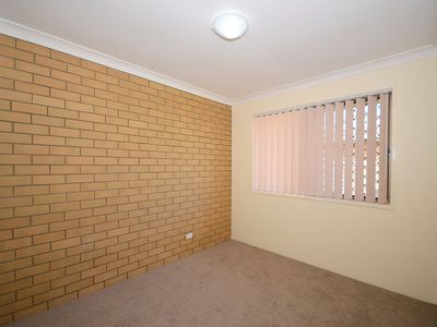 2 / 85 Miller Street, Urangan