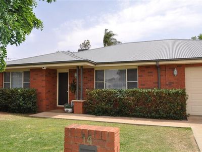 14 Jacaranda  Street, Forbes