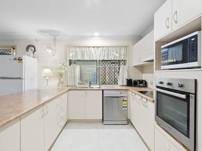4 Oakmont Ave, Oxley