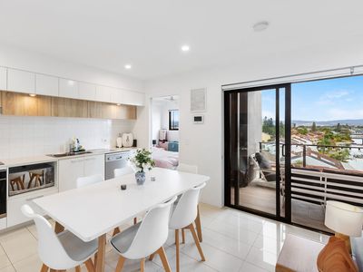 509 / 9 Hooker Boulevard, Broadbeach Waters