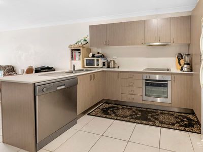 9 / 2 MARGARET STREET, Pimpama