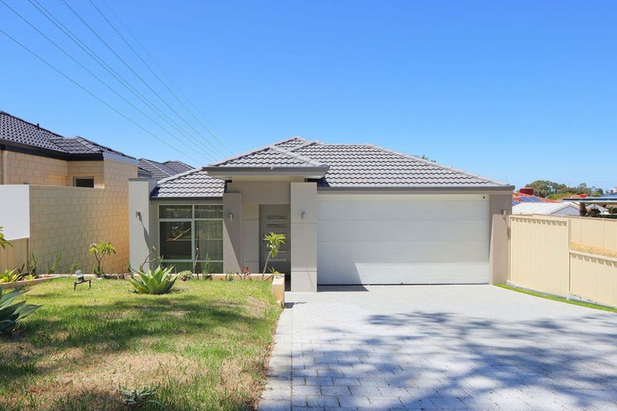 12A Lincoln Road, Morley