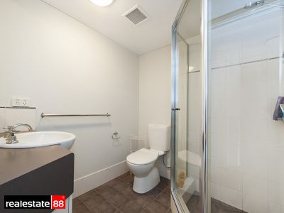 1 / 20 Pendal Lane, Perth