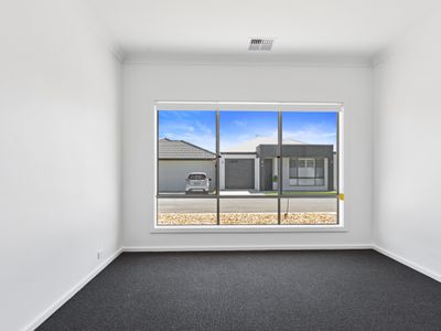 11 / 55 The Vines Drive, Normanville