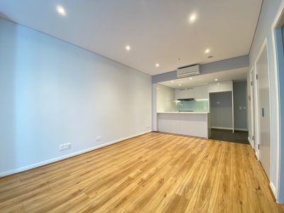702 / 5 Wentworth Place, Wentworth Point