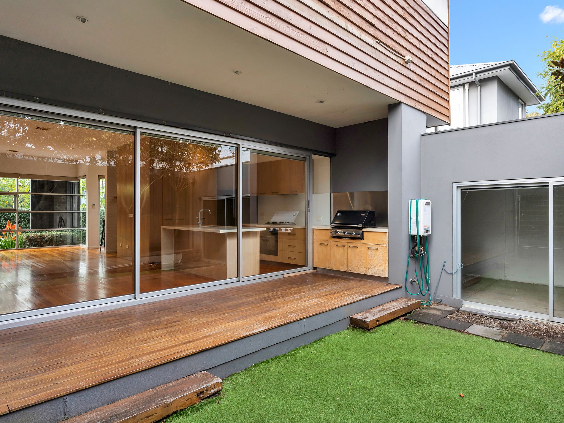 2 / 2A Peel St, Newport