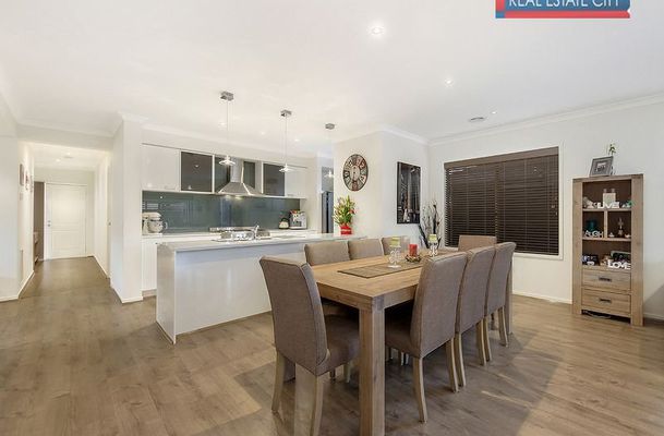 39 Perugia Avenue, Greenvale